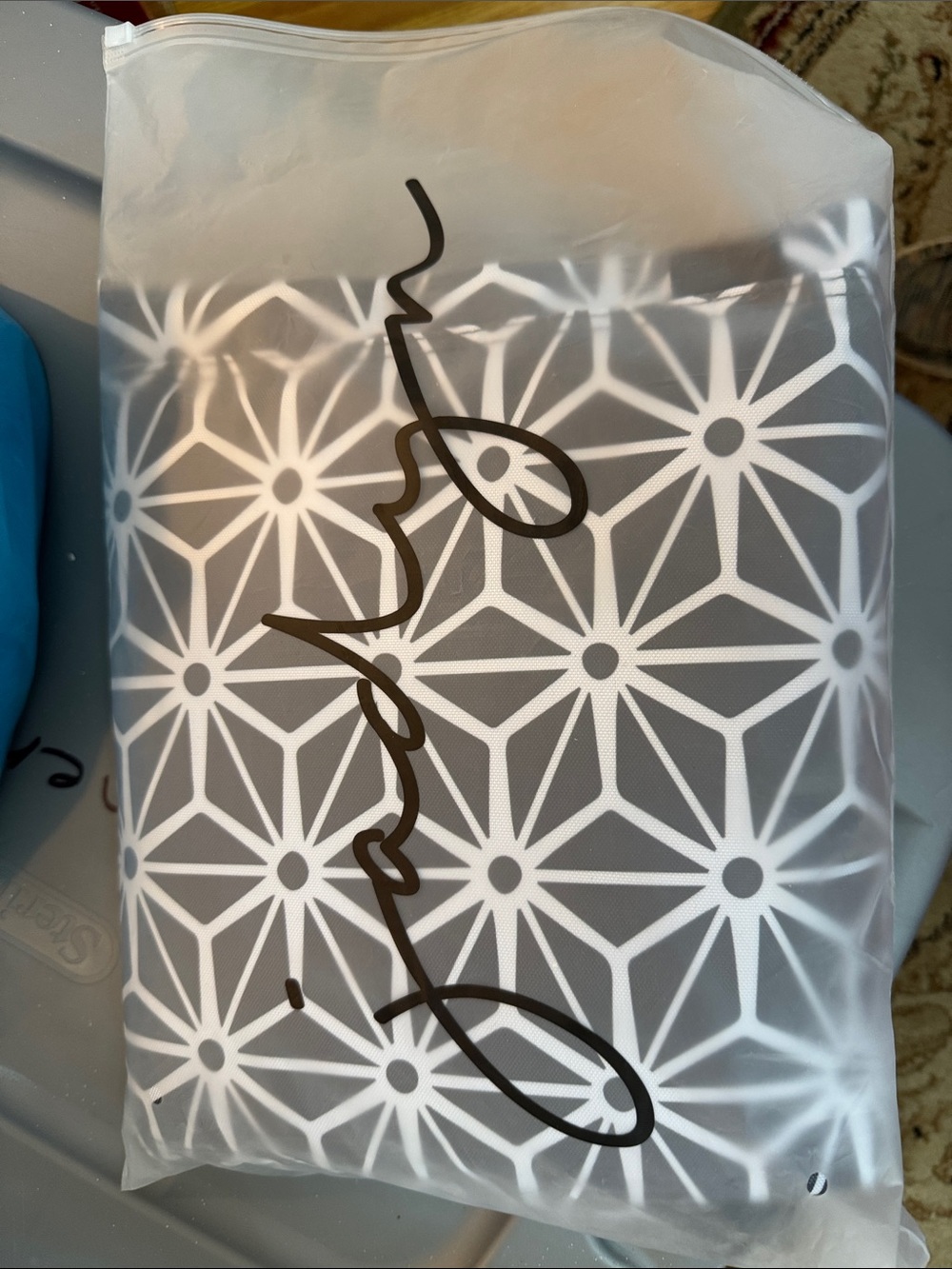 Ju-Ju-Be Gray and White Geometric Travel Pouch